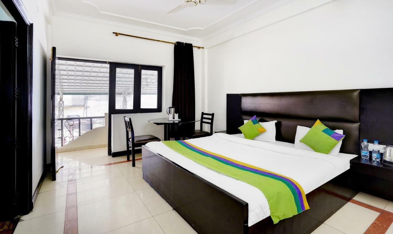 Treebo Trend Mussoorie Club Hotell Dehradun Eksteriør bilde