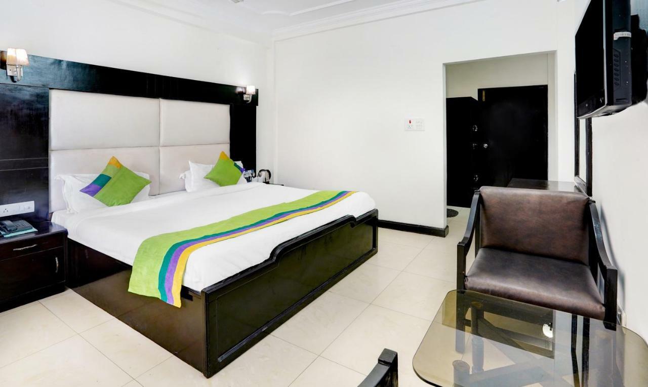 Treebo Trend Mussoorie Club Hotell Dehradun Eksteriør bilde